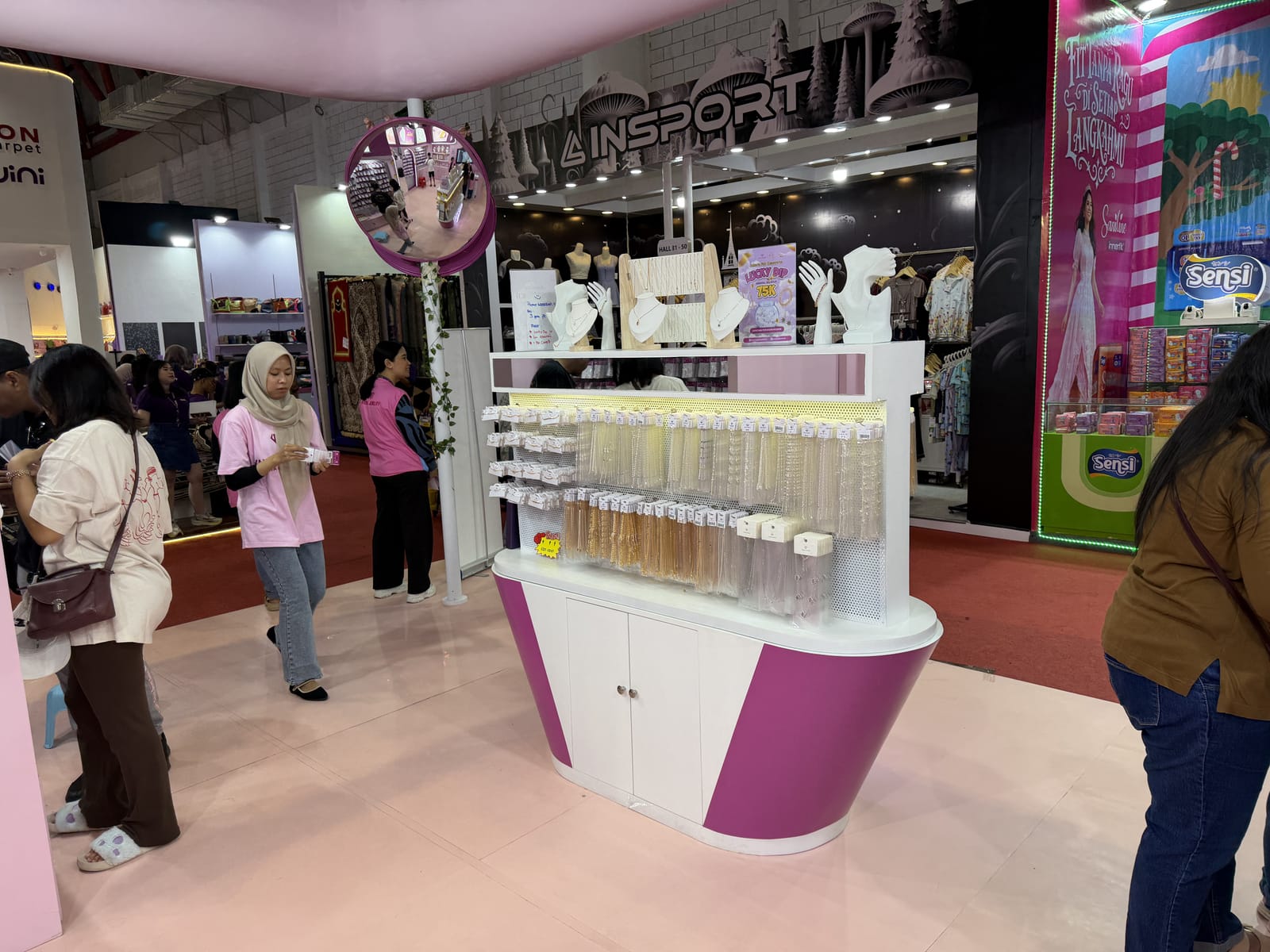 Booth Yaxiya - JAKARTA FAIR, foto 3